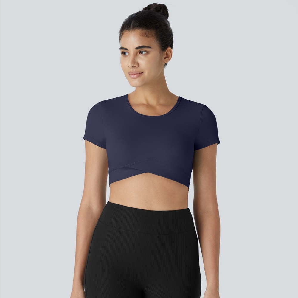 Halara‎ SoftlyZero™ Plush Crossover Hem Cropped Sports Top Peacoat Navy Blue XS